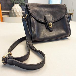 Vintage Coach Leather Turnlock Purse